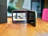 Razr Plus 2026 (Razr 70 Plus) предлагает множество различных способов инновационного использования встроенных камер.