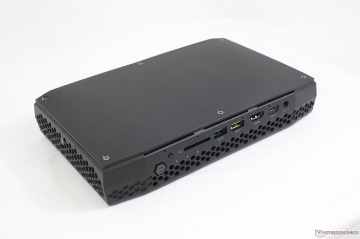 Mini Pk Intel Hades Canyon Nuc8i7hvk I7 8809g Radeon Rx Vega M Gh Obzor Ot Notebookcheck Notebookcheck Ru Com