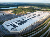 На заводе Gigafactory в Техасе есть собственная система хранения энергии в батареях. (Источник изображения: Tesla)