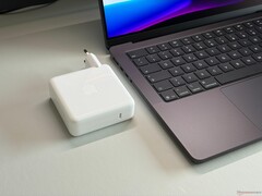 96-ваттный блок питания Apple MacBook Pro 14