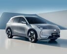Новая технология Geely «AI Smart Charging» рассчитана на обеспечение мощности зарядки до 2,2 МВт.