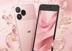 Благодаря широким рамкам экрана смартфон HMD Asha 305 Pro выглядит как смартфон в стиле ретро.
