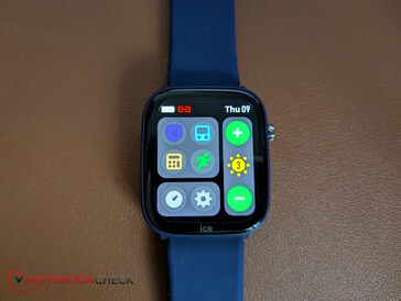 Проведите пальцем влево - яркость дисплея и многое другое