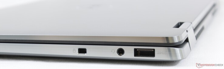 Справа: Вырез под замок безопасности, аудио 3.5 мм, USB A 3.2 Gen 1