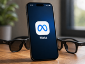 Помимо кулона, компания Meta работает над несколькими умными очками.