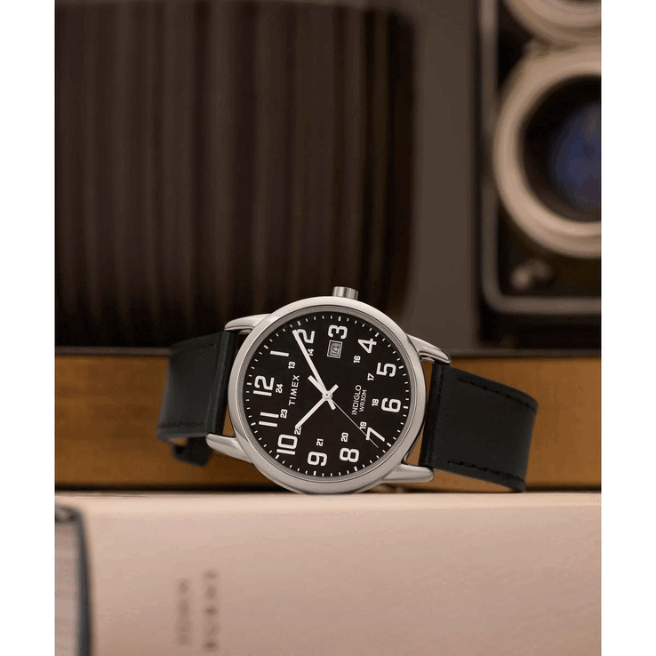 Timex TW2Y12800JQ обладает водонепроницаемостью до 30 м (3 бар)