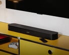 Акустическая система TV Speaker 2-го поколения поставляется с центральным твитером. На фотографии: саундбар, установленный под телевизором.