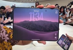 iPhone Duo, первый складной смартфон компании Apple, наконец-то появился на рынке после многих лет ожидания.