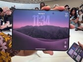 iPhone Duo, первый складной смартфон компании Apple, наконец-то появился на рынке после многих лет ожидания.