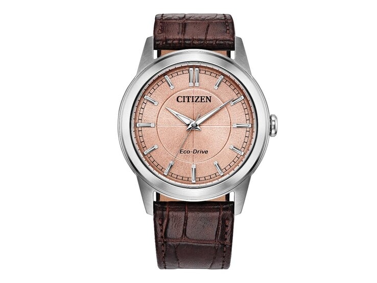 Часы Citizen Rolan AW2110-14Z отличаются циферблатом лососевого цвета, корпусом из нержавеющей стали и коричневым кожаным ремешком.