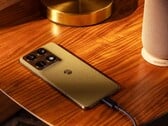 Motorola якобы вставляет партнерские коды в приложения для покупок.