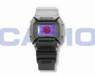Часы Casio G-Shock x Hidden NY DW5600HDN257 (на фото) имеют индивидуальный логотип, который светится оранжевым цветом через светодиодную подсветку. (Источник изображения: Casio)