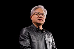 Дженсен Хуанг, генеральный директор Nvidia, сказал, что они ожидают, что эта отрасль станет рынком на триллион долларов. (Источник изображения: Nvidia)