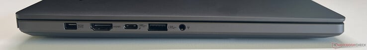 Слева: блок питания, HDMI 2.1 FRL, USB-C 4.0 (40 Гбит/с, DisplayPort ALT Mode 2.1, Power Delivery 3.0), USB-A 3.2 Gen 2 (10 Гбит/с), 3,5-мм аудио