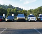 Model Y, Cybertruck, Model 3 и Model S/X выстроились в ряд на станции Supercharger. (Источник изображения: Tesla)
