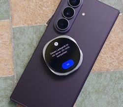 Galaxy Watch9 при попытке зарядки с помощью функции Wireless PowerShare