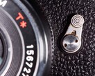 Leica M12 также может быть выпущена в версии Heritage Edition с ретро-чертами модели Leica M4-P, изображенной на фото.