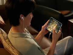 Скорее всего, речь идет о Redmi K Pad 2. На снимке: промо-изображение планшета первого поколения, демонстрирующее игровой сценарий