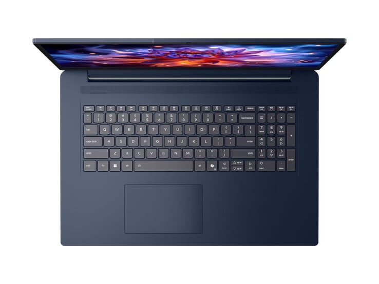 IdeaPad Slim 3i 17IWC11 в отделке Cosmic Blue.
