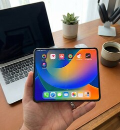 Созданный на основе утечек рендер складного iPhone.