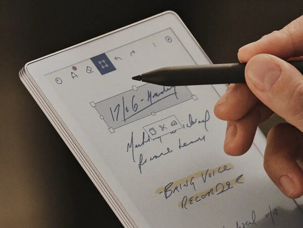 следующее устройство компании reMarkable может быть рассчитано на более широкую аудиторию, чем Paper Pro Move (на фото).