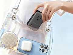 Новый ультратонкий адаптер для путешествий Tessan (на фото) официально представлен в США и ЕС. (Источник изображения: Tessan)