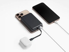 Xiaomi 33W Magnetic Power Bank 10000 Integrated Cable теперь доступен в Великобритании. (Источник изображения: Xiaomi)