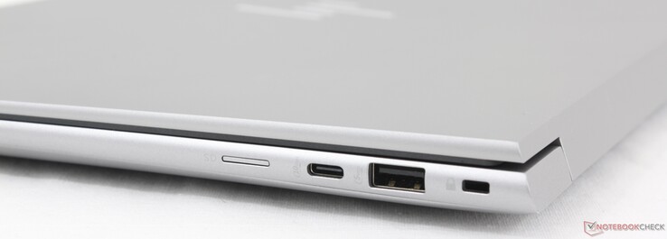 Справа: устройство чтения microSD, USB-C 3.2 Gen.2 (10 Гбит/с, DisplayPort-ALT 1.4), USB-A 3.2 Gen.1 (5 Гбит/с), замок Кенсингтона
