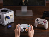 компания 8BitDo разработала ретро-приемник NGC, чтобы визуально дополнить фиолетовый GameCube. (Источник изображения: 8BitDo)