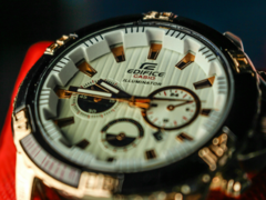 Линия Casio Edifice появилась на свет в 2000 году и стала одной из трех лучших моделей японского производителя часов. На фотографии - модель Casio Edifice. (Источник изображения: Samer Daboul на Pexels)