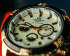 Линия Casio Edifice появилась на свет в 2000 году и стала одной из трех лучших моделей японского производителя часов. На фотографии - модель Casio Edifice. (Источник изображения: Samer Daboul на Pexels)