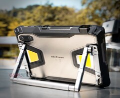 Ulefone Armor Pad 5 Ultra тяжелее многих ноутбуков. (Источник изображения: GSMArena)