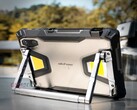 Ulefone Armor Pad 5 Ultra тяжелее многих ноутбуков. (Источник изображения: GSMArena)
