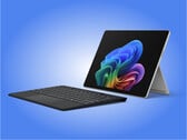 Surface Pro 12 "для бизнеса" можно приобрести в черном или платиновом цветах.
