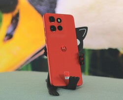 Motorola Edge 50 Neo (Изображение: Florian Schmitt)