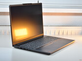 Lenovo IdeaPad Slim 3 15Q8X10 с процессором Qualcomm Snapdragon X (источник изображения: Benjamin Herzig/Notebookcheck)
