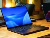 Apple В течение следующих двенадцати месяцев компания планирует выпустить два поколения MacBook Pro.
