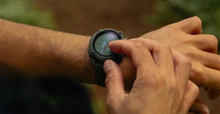 Coros Nomad оснащен MIP-дисплеем, которые все реже встречаются у Garmin. (Источник изображения: Coros)