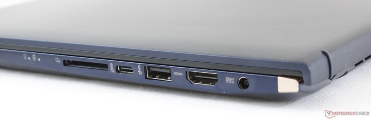 Правая сторона: картридер, порт USB Type-C 3.1 Gen. 2, USB Type-A 3.1 Gen. 2, HDMI, разъем питания