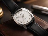 Часы Timex Marlin Tonneau TW2Y84300IK имеют белый циферблат