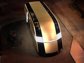 Robovan выглядит так же футуристично, как и Robotaxi (Источник изображения: Tesla)