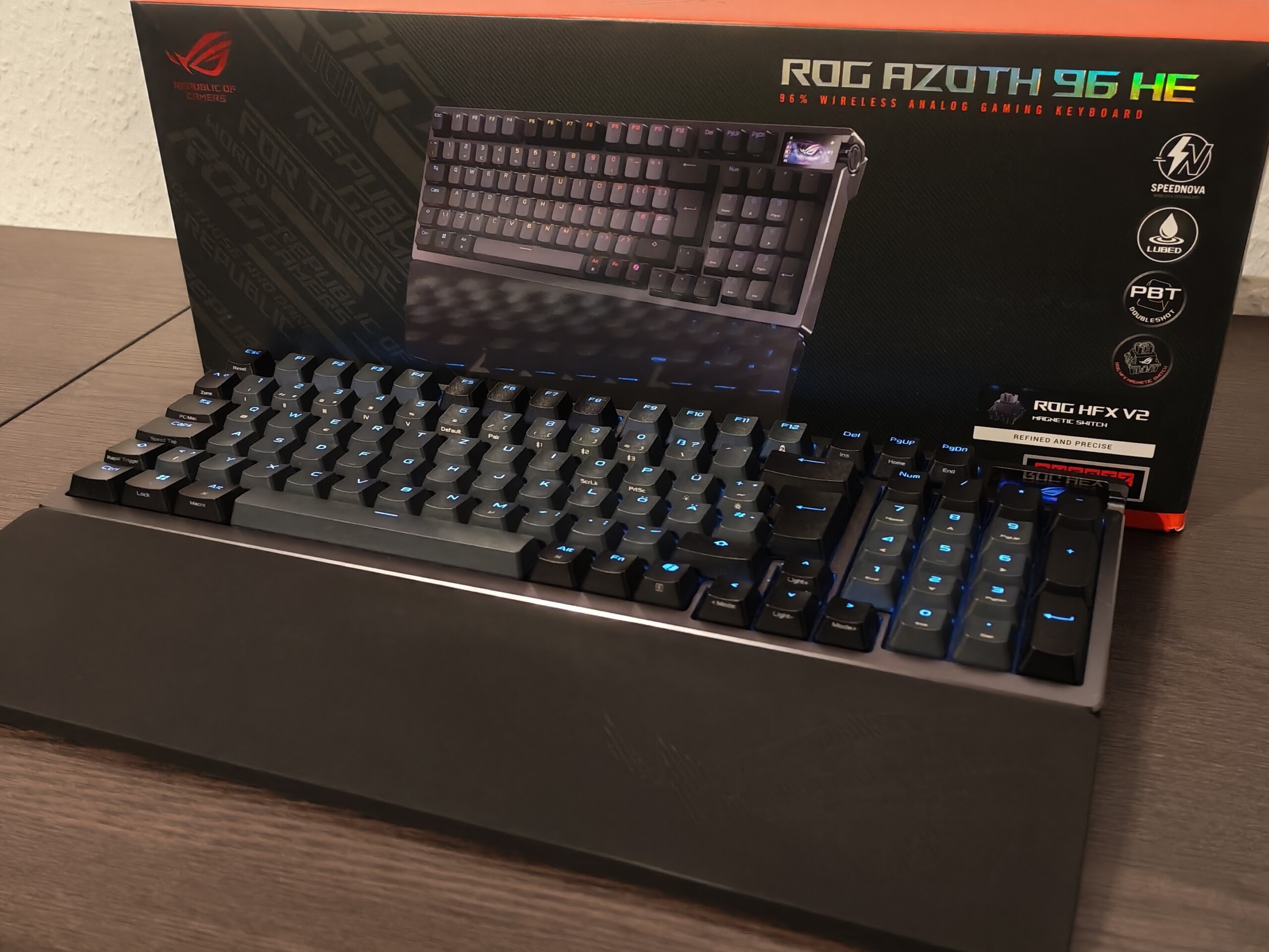 Обзор Asus ROG Azoth 96 HE