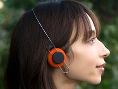 Накладные наушники Final Porta разработаны с использованием конструкции Air Wire, обеспечивающей малый вес.