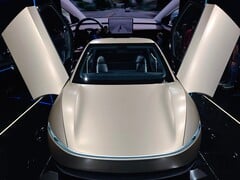 Первоначальная версия роботакси Cybercab отличается от серийной модели.