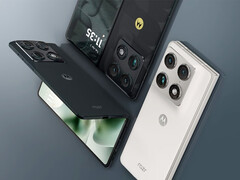 Первая раскладушка Motorola в стиле книжки выпускается в трех вариантах отделки.