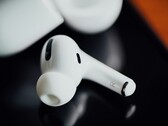 Следующее поколение Apple AirPods Pro будет оснащено двумя камерами.
