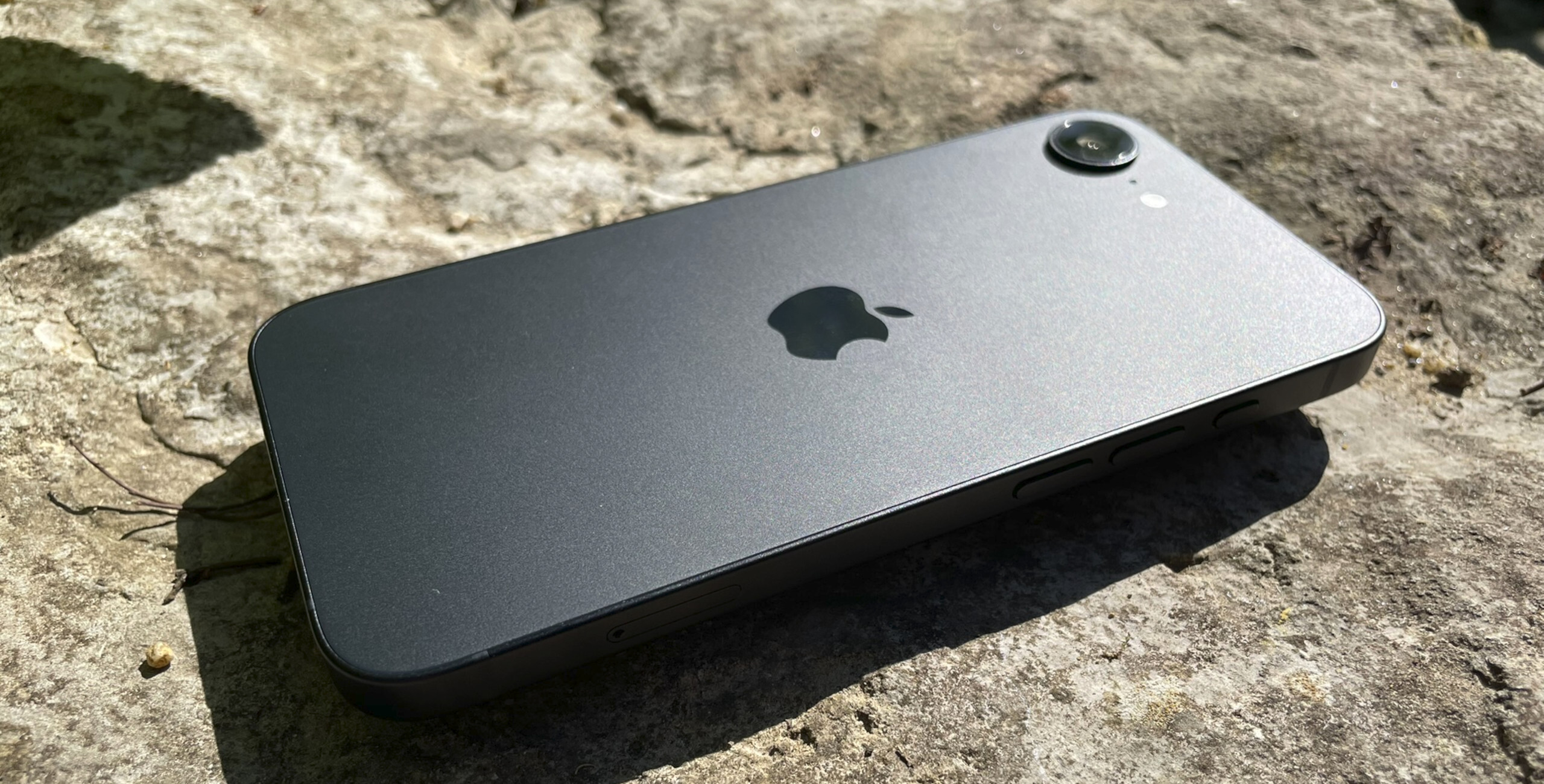 Apple iPhone 16e