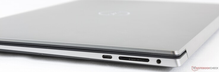 Справа: USB C 3.2 Gen 2 (Power Delivery), картридер SD, аудио 3.5 мм