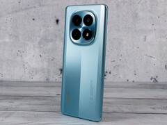 Xiaomi Poco M8 5G оснащен большим островком камеры в виде "белки". (Источник изображения: Xiaomi)