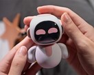 Пользователи могут общаться с Eiliko по Wi-Fi, отдавать ему голосовые команды или просто наблюдать, как он делает свои дела (Источник изображения - energizelab.com)